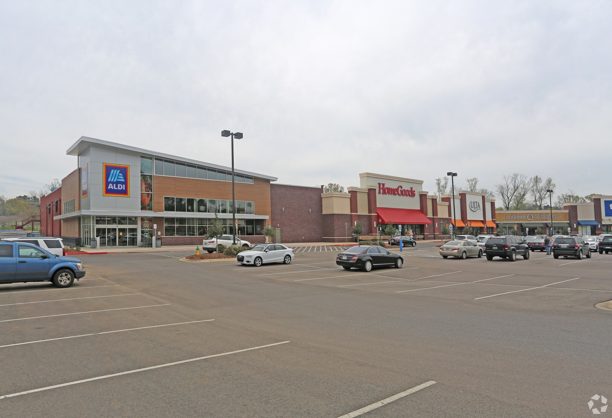 2039 Gadsden Hwy, Birmingham, AL for lease Primary Photo- Image 1 of 5