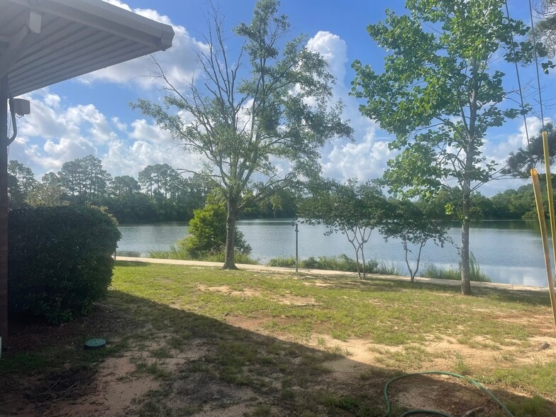 716 Lakeside Dr W, Mobile, AL for lease - Building Photo - Image 2 of 16