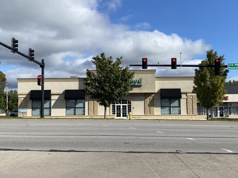 310-330 W Roosevelt Rd, Lombard, IL for lease - Building Photo - Image 3 of 12