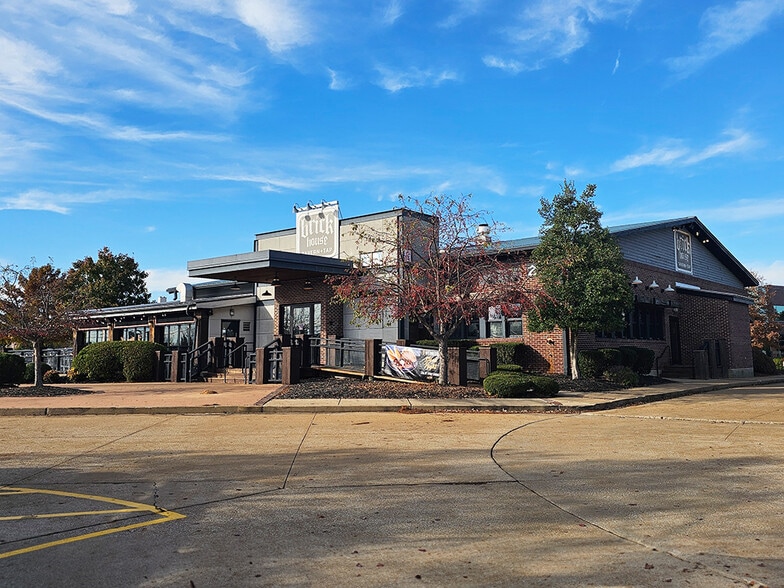 2 McBride and Son Center Dr, Chesterfield, MO for sale - Building Photo - Image 1 of 1