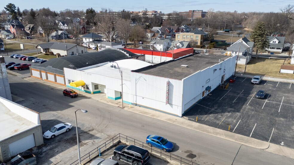 222 W 2nd St, Marion, IN à louer - Photo du bâtiment - Image 3 de 8
