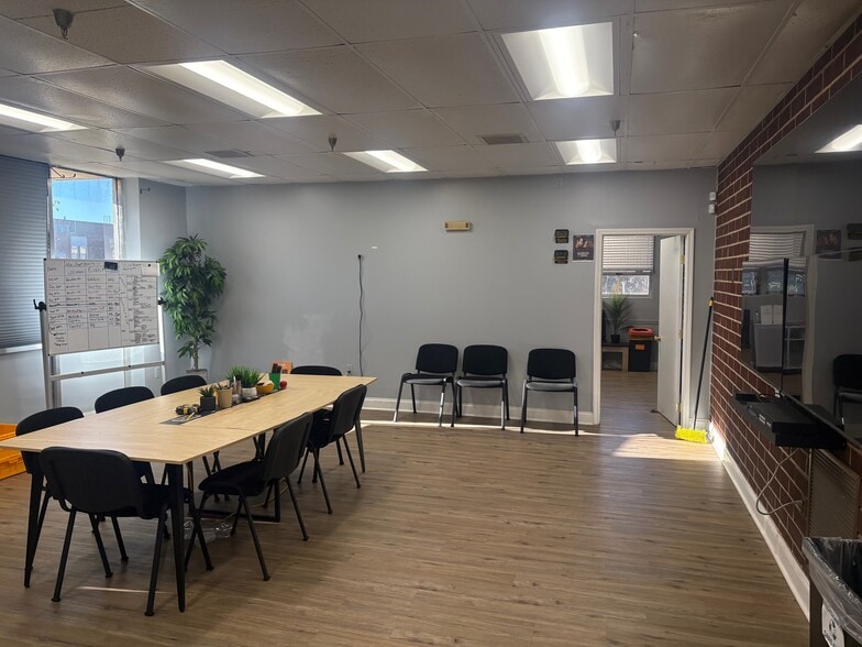 3425 Browns Mill Rd SE, Atlanta, GA à louer - Photo du bâtiment - Image 3 de 5