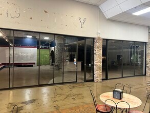501 S Main St, Springhill, LA for lease Interior Photo- Image 2 of 18