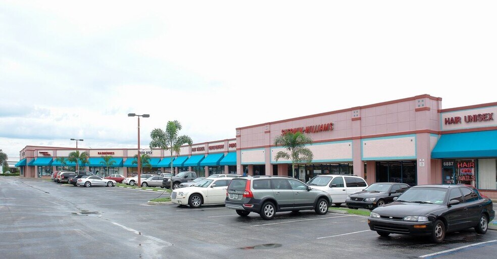 6801-6997 W Commercial Blvd, Tamarac, FL à louer - Photo du bâtiment - Image 3 de 8