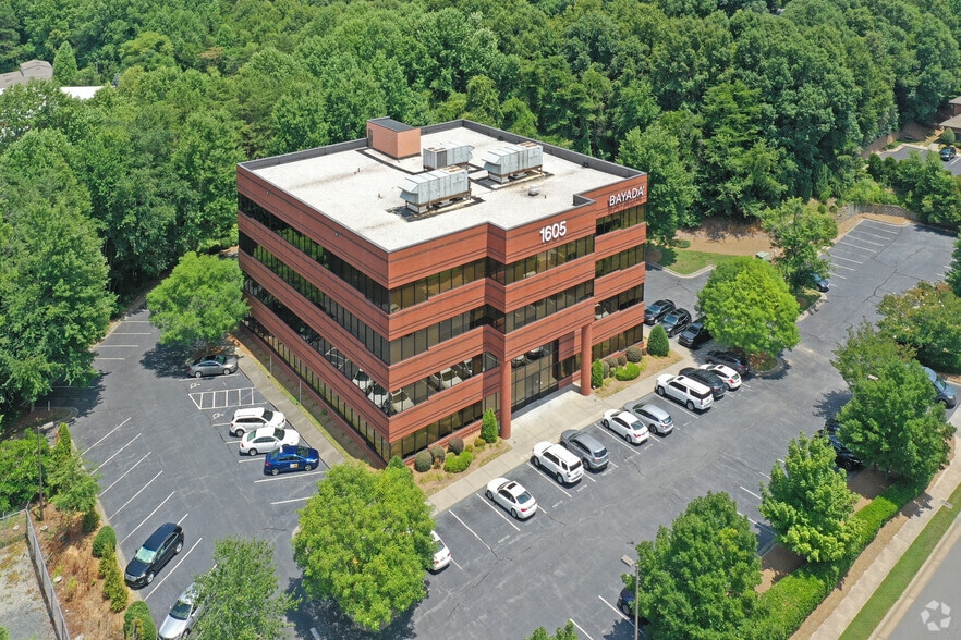 1605 Westbrook Plaza Dr, Winston-Salem, NC à louer - Aérien - Image 3 de 7