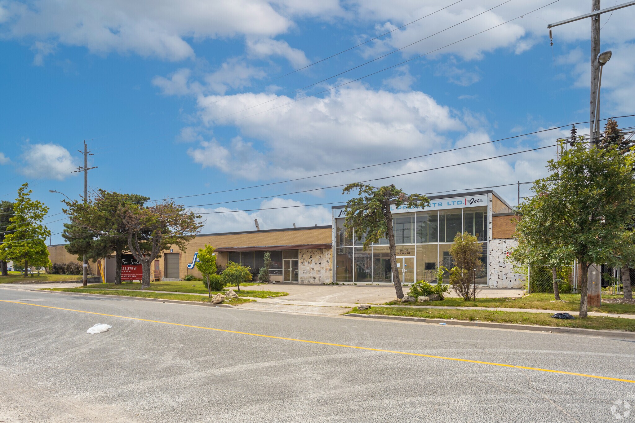 36-40 Milvan Dr, Toronto, ON à louer Photo du bâtiment- Image 1 de 12