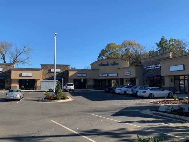 5447 Yadkin Rd, Fayetteville, NC for sale - Building Photo - Image 1 of 1