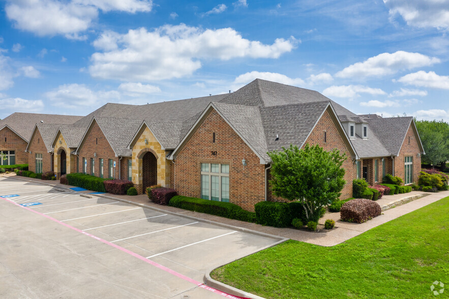 747 Plaza Blvd, Coppell, TX à vendre - Photo du bâtiment - Image 1 de 1