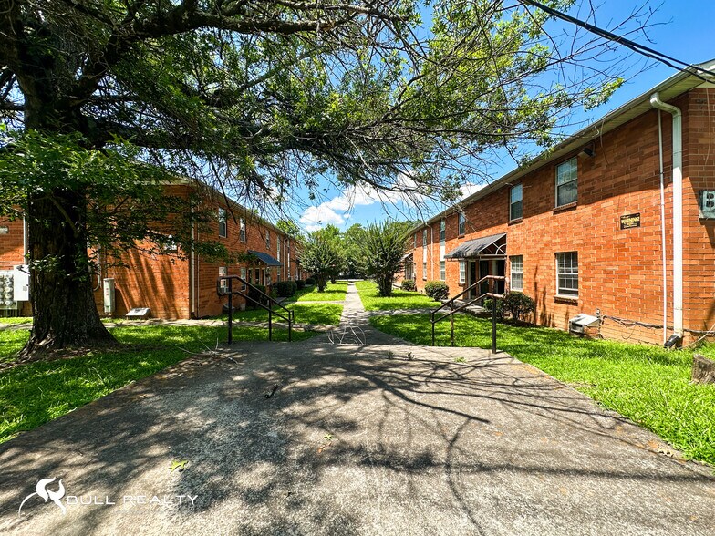 2099 Martin Luther King Dr, Atlanta, GA à vendre - Photo du bâtiment - Image 2 de 20