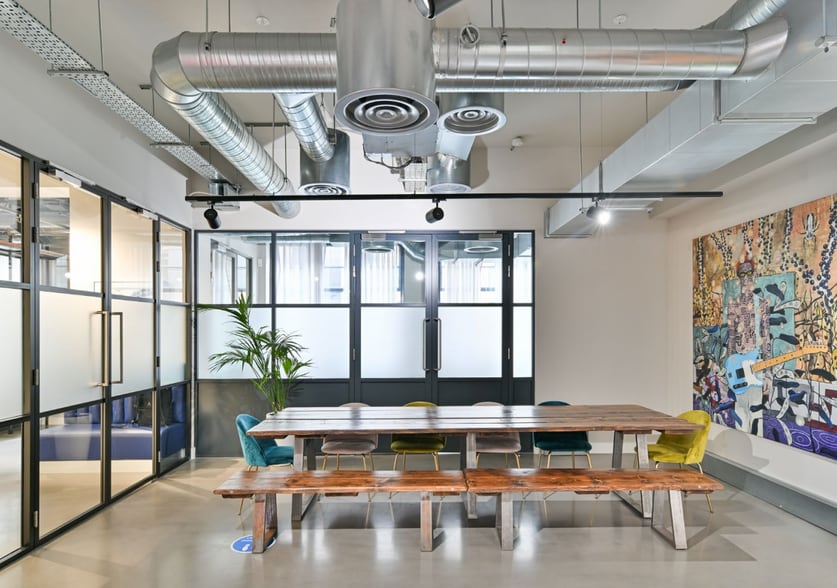 28-36 Headfort Pl, London for lease - Interior Photo - Image 2 of 7