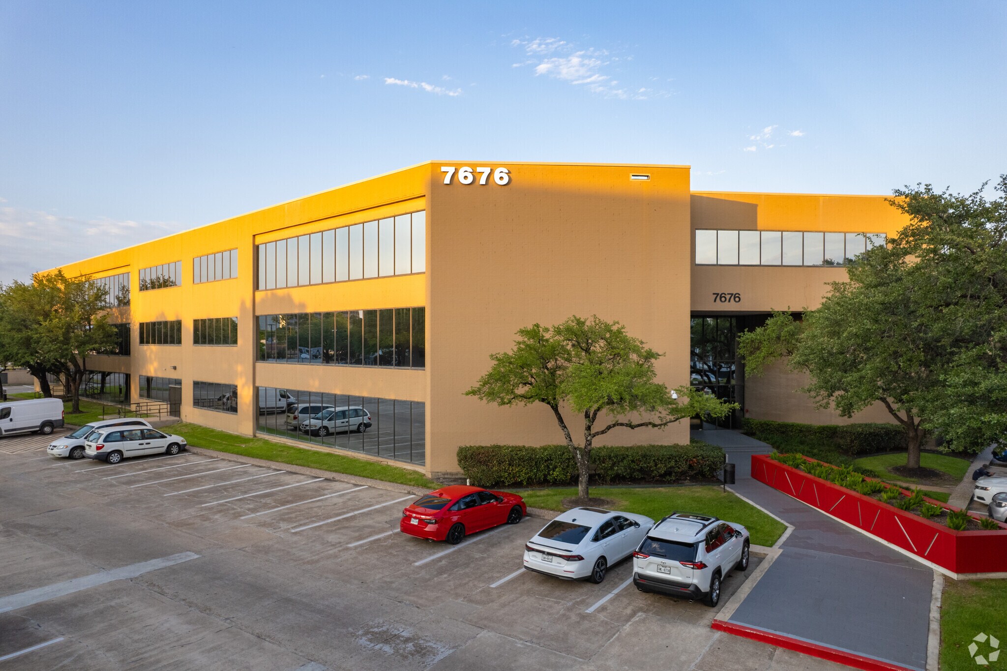 7676 Hillmont St, Houston, TX à louer Photo principale- Image 1 de 36