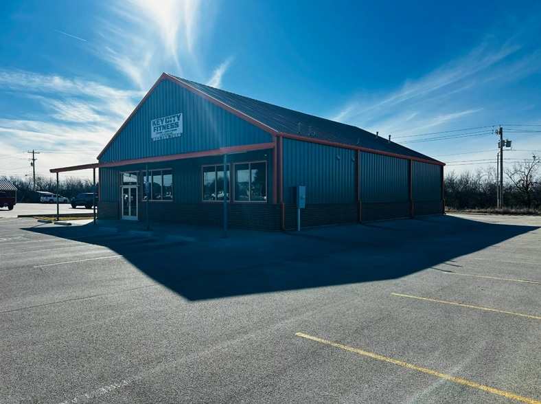 3950 Catclaw Dr, Abilene, TX à louer - Photo du bâtiment - Image 1 de 8