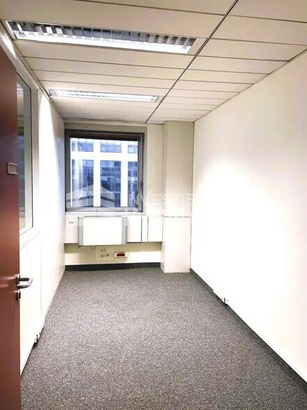 Bureau dans Noisy-le-Grand à louer - Photo du bâtiment - Image 2 de 9