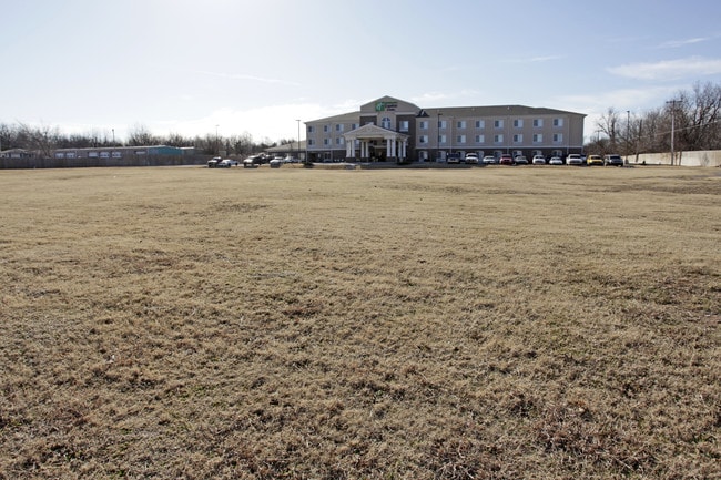 Plus de détails pour 7840 NW 39th Expy, Bethany, OK - Terrain à vendre