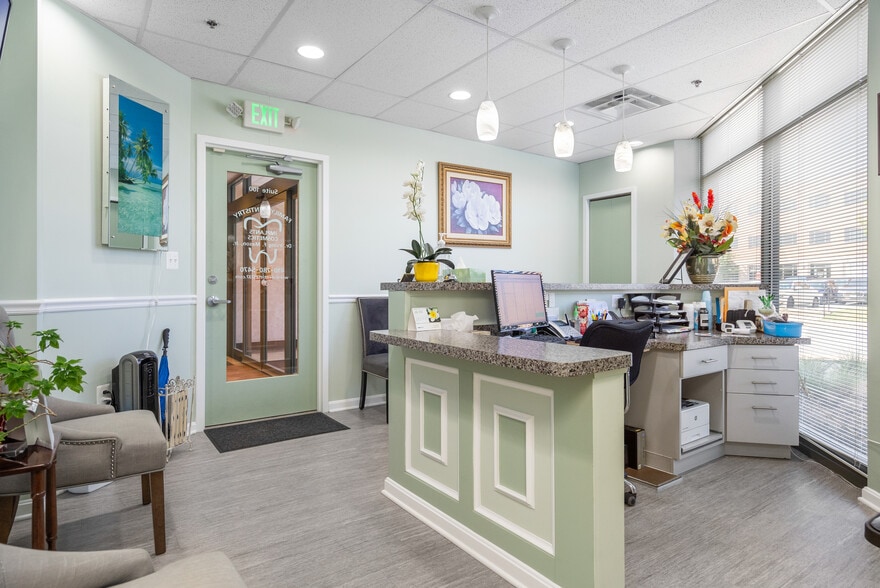 9114 Philadelphia Rd, Rosedale, MD for sale - Interior Photo - Image 2 of 22