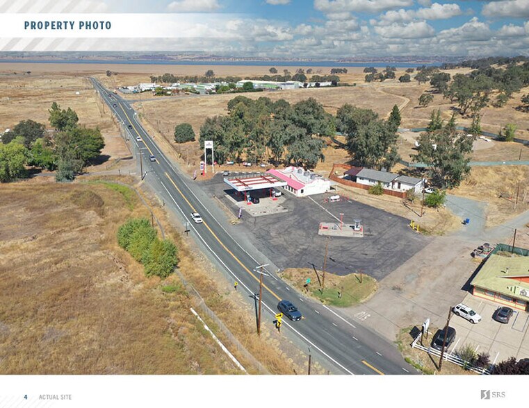 8048 W Highway 12, Valley Springs, CA à vendre - Photo du bâtiment - Image 2 de 8