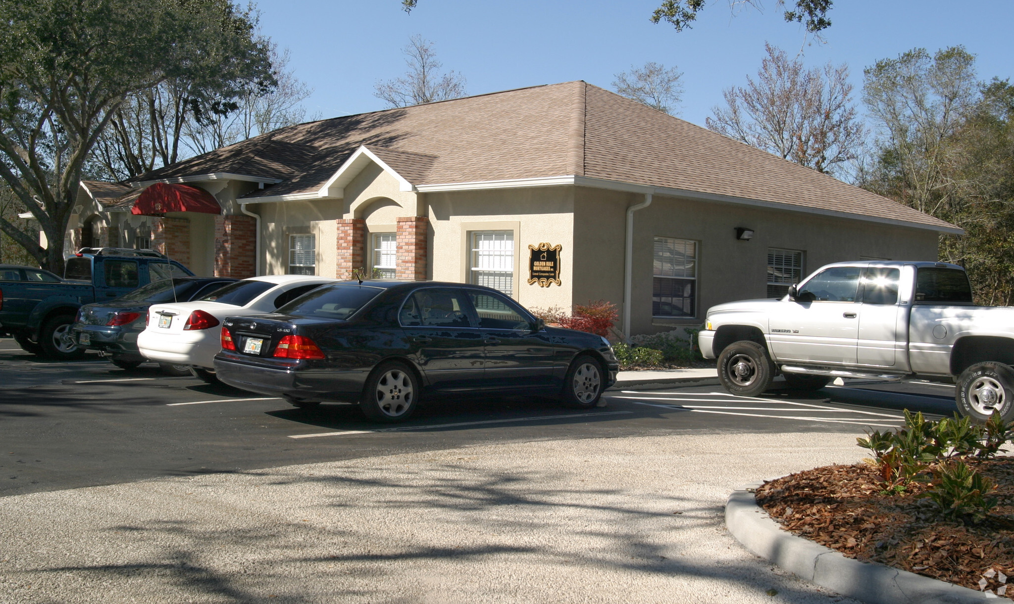 138 E Bloomingdale Ave, Brandon, FL à vendre Photo principale- Image 1 de 1