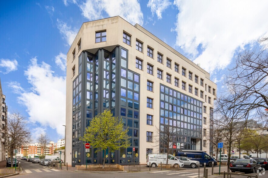 11-13 Rue Salomon De Rothschild, Suresnes for sale - Building Photo - Image 3 of 16