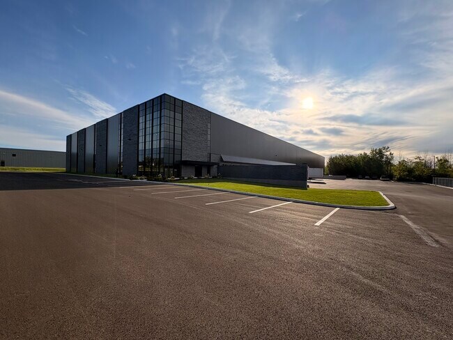 Plus de détails pour 350 Rue Hans-Zimmerman, Châteauguay, QC - Industriel à louer