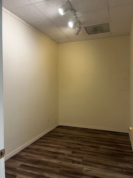 11815 NE Highway 99, Vancouver, WA à louer - Photo du bâtiment - Image 1 de 6