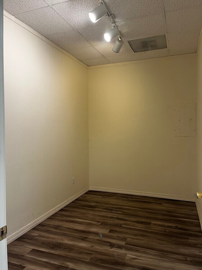 More details for 11815 NE Highway 99, Vancouver, WA - Retail for Lease