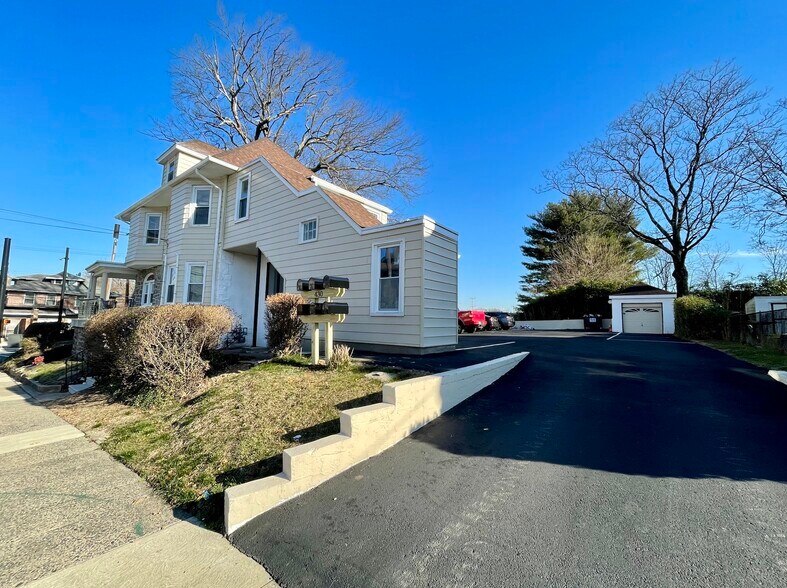 430 Macdade Blvd, Collingdale, PA à vendre - Photo principale - Image 1 de 15