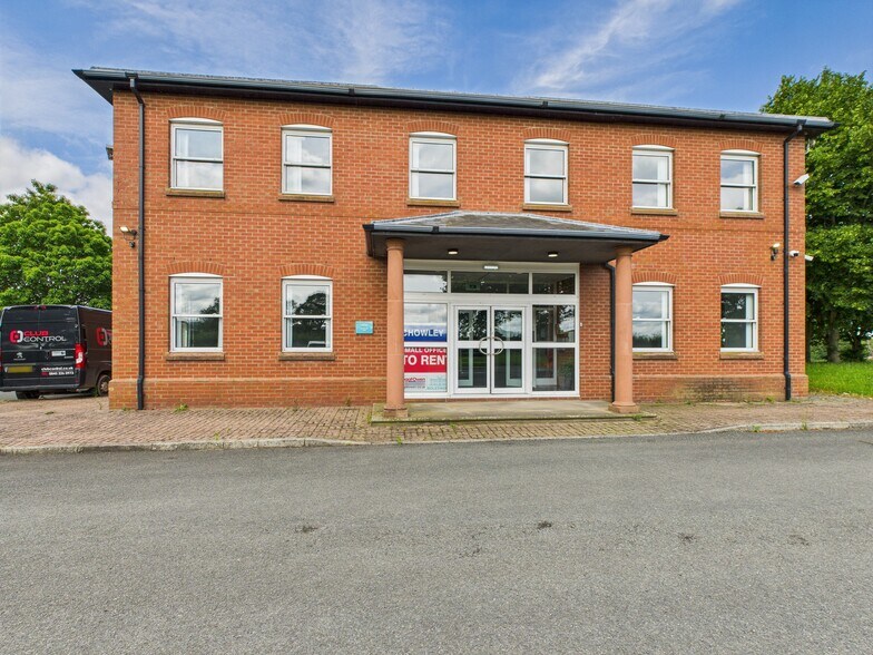 Chowley Oak Ln, Chester à louer - Photo du bâtiment - Image 2 de 2