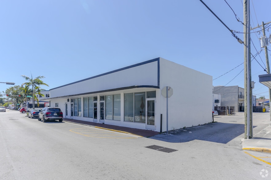 689-693 NE 125th St, North Miami, FL for lease - Building Photo - Image 3 of 4
