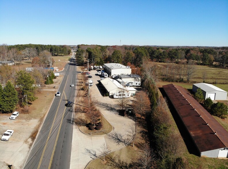 5245 McEver Rd, Oakwood, GA à louer - Photo du bâtiment - Image 1 de 9