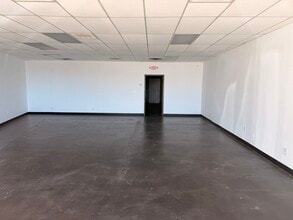 800-828 W Edmond Rd, Edmond, OK for lease Interior Photo- Image 1 of 3