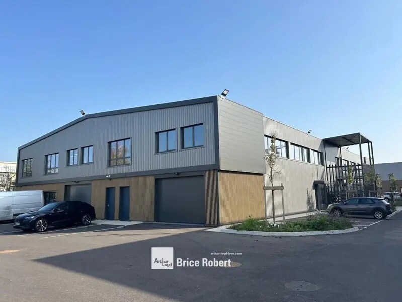 45 Rue Ampère, Chassieu à vendre Photo du bâtiment- Image 1 de 8