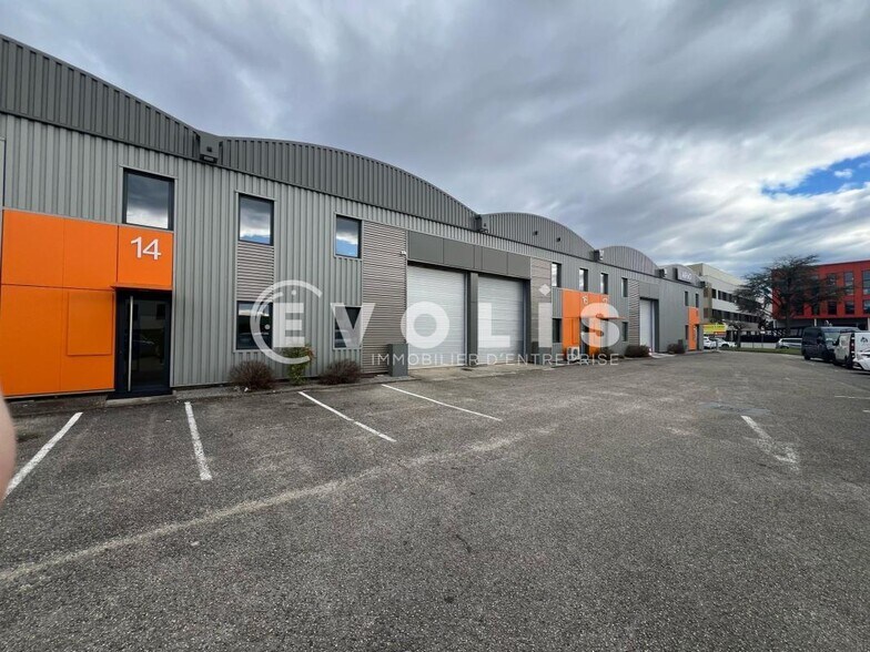 1-13 Chemin De L'Industrie, Dardilly for lease - Building Photo - Image 2 of 13
