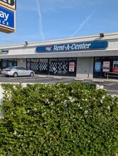 111 W Pacific Coast Hwy, Wilmington, CA à louer Photo du bâtiment- Image 2 de 7