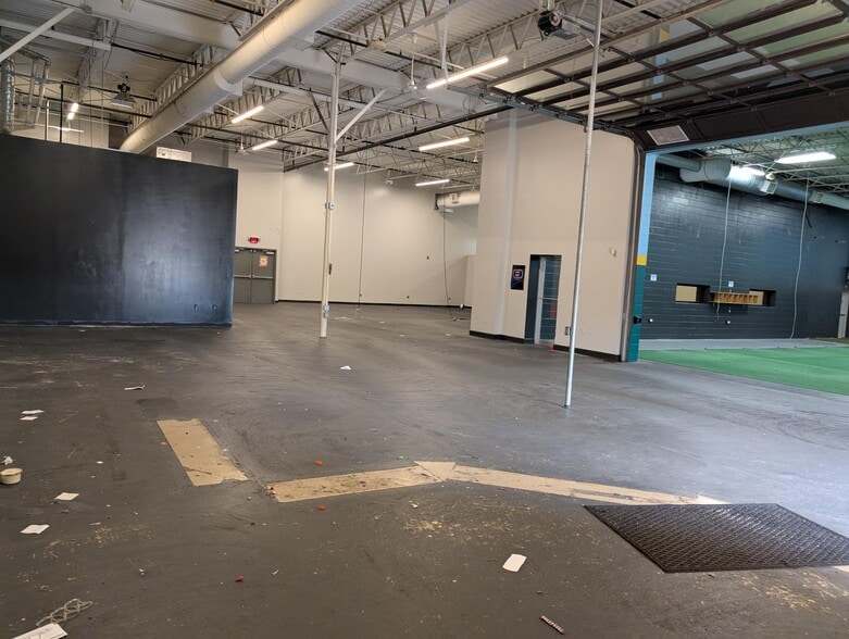 569 S Main St, Englewood, OH for lease - Interior Photo - Image 3 of 10