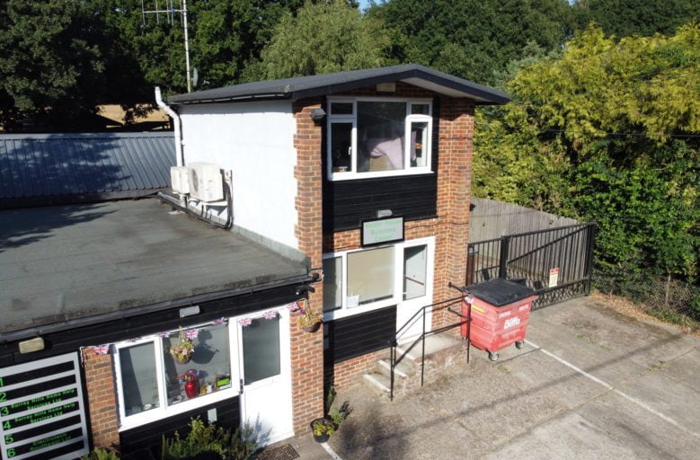 Merle Common Rd, Oxted à vendre - Photo du bâtiment - Image 3 de 14