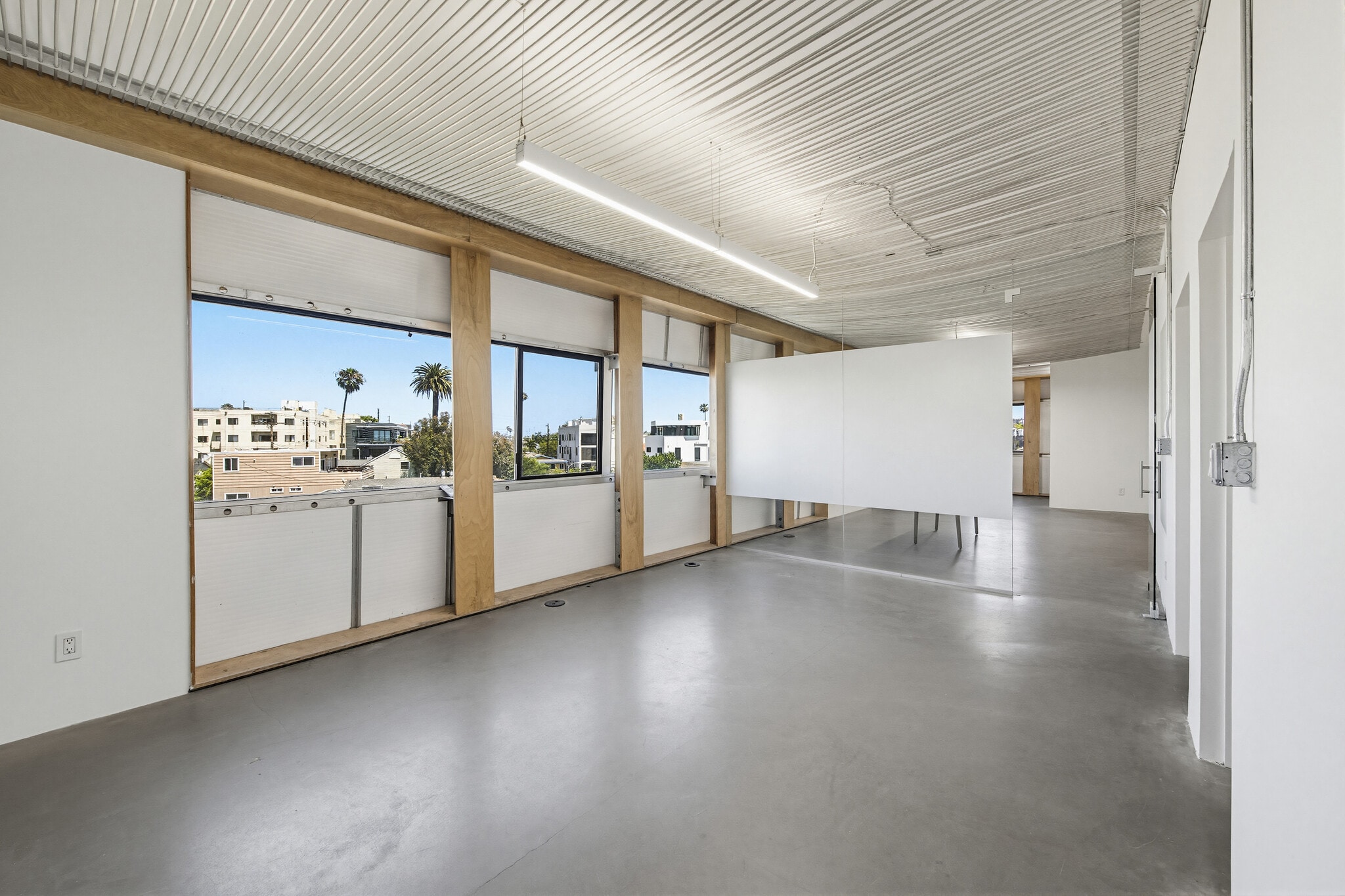 2434 Lincoln Blvd, Venice, CA à louer Photo intérieure- Image 1 de 6