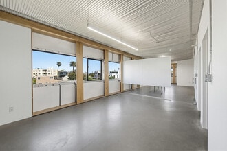 2434 Lincoln Blvd, Venice, CA à louer Photo intérieure- Image 1 de 6