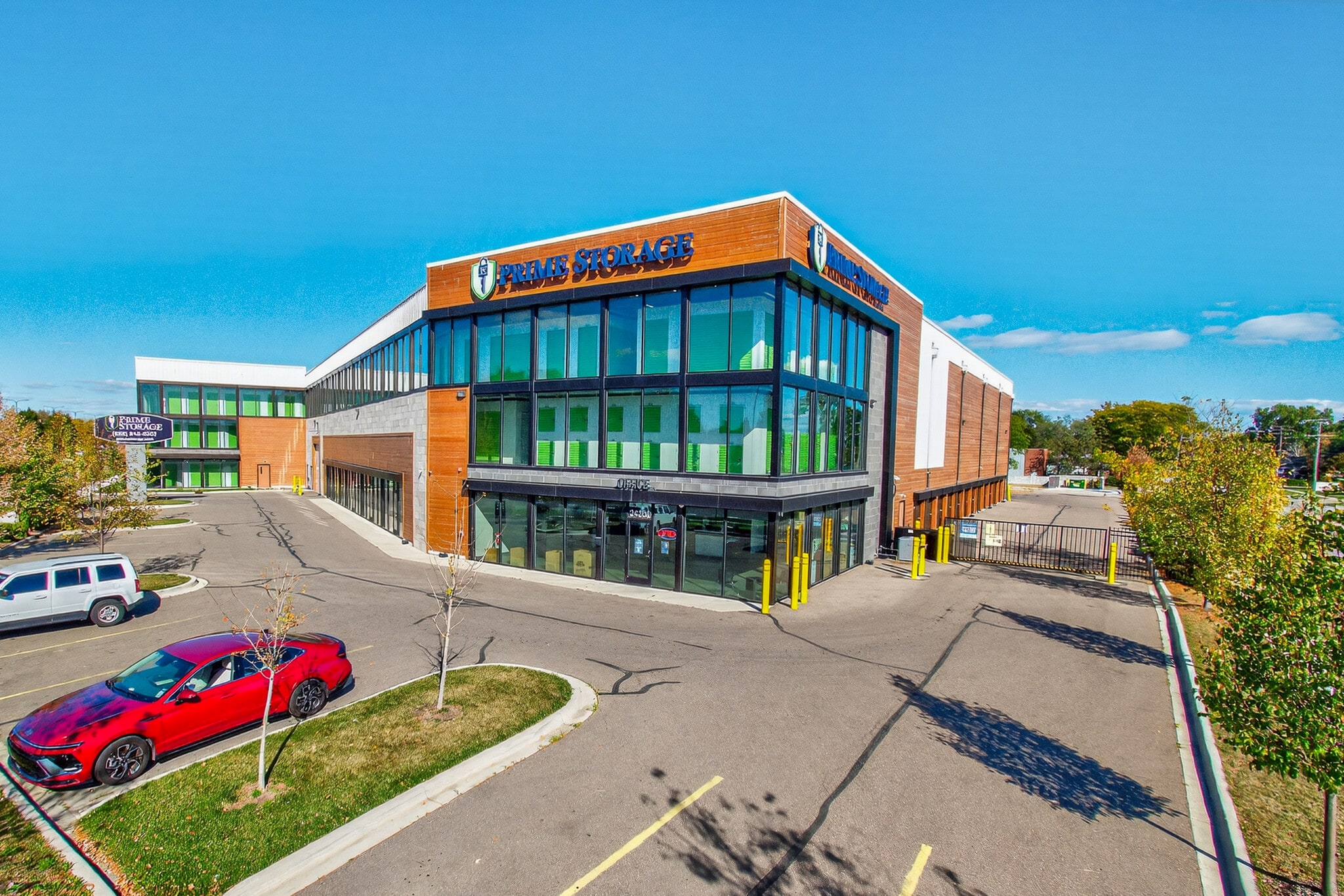 24200 Gratiot Ave, Eastpointe, MI for lease Primary Photo- Image 1 of 3