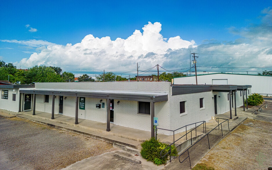 200 Bowie St, George West, TX for sale - Primary Photo - Image 1 of 16