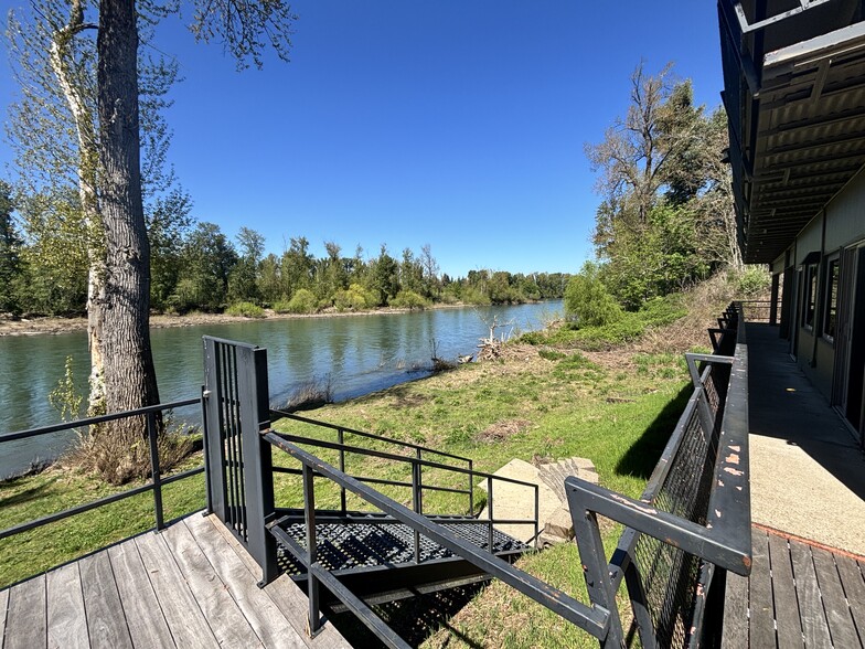 131 NE Pine St, Salem, OR for lease - Building Photo - Image 3 of 17