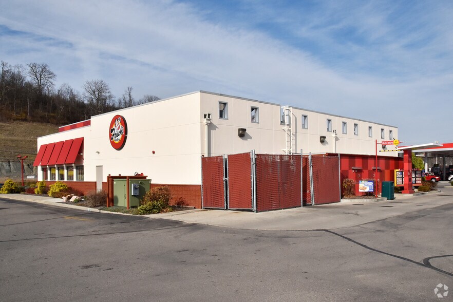 1020 W Eads Pky, Lawrenceburg, IN à louer - Photo du bâtiment - Image 3 de 4