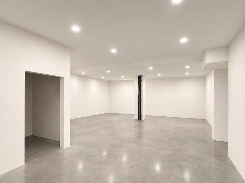 33 Driggs Ave, Brooklyn, NY for lease - Building Photo - Image 3 of 6