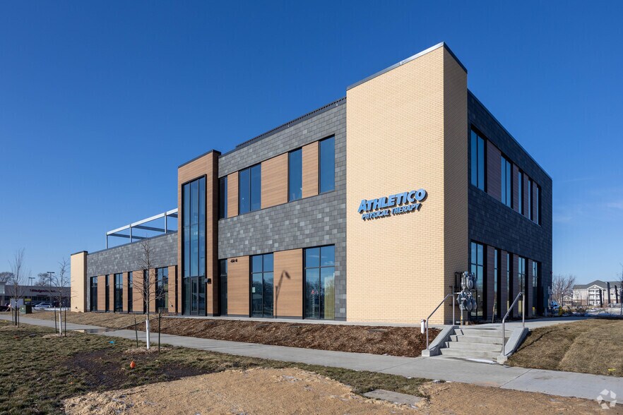 NW 62nd & Merle Hay Rd, Johnston, IA à louer - Photo du bâtiment - Image 2 de 21