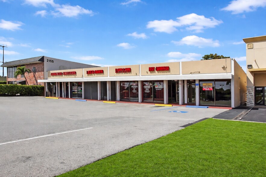 2173-2183 N State Road 7, Margate, FL à louer - Photo du bâtiment - Image 2 de 4