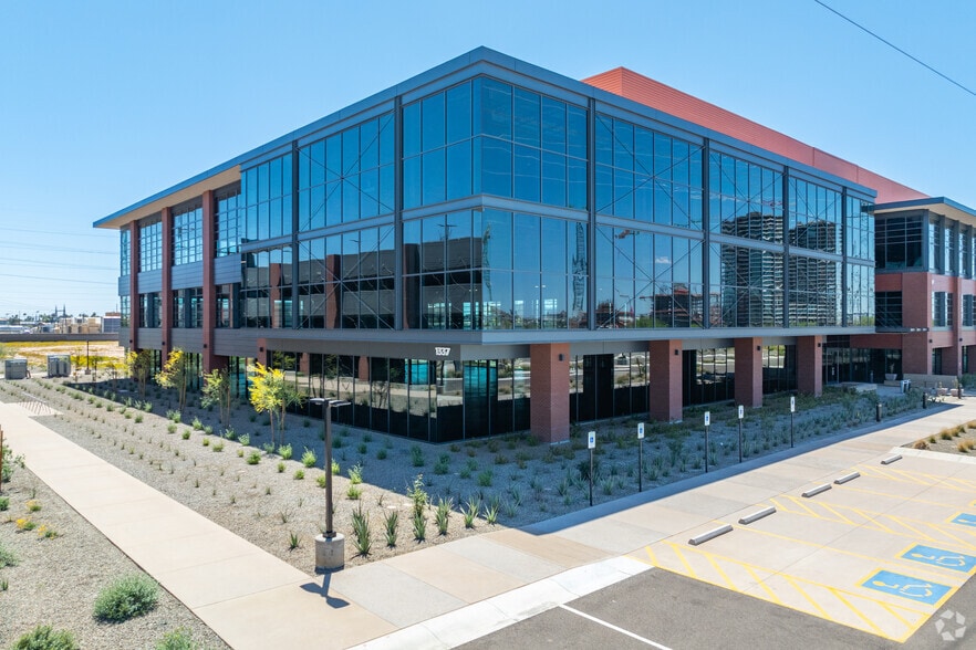 1337 E Rio Salado Pky, Tempe, AZ à vendre - Photo du bâtiment - Image 1 de 5
