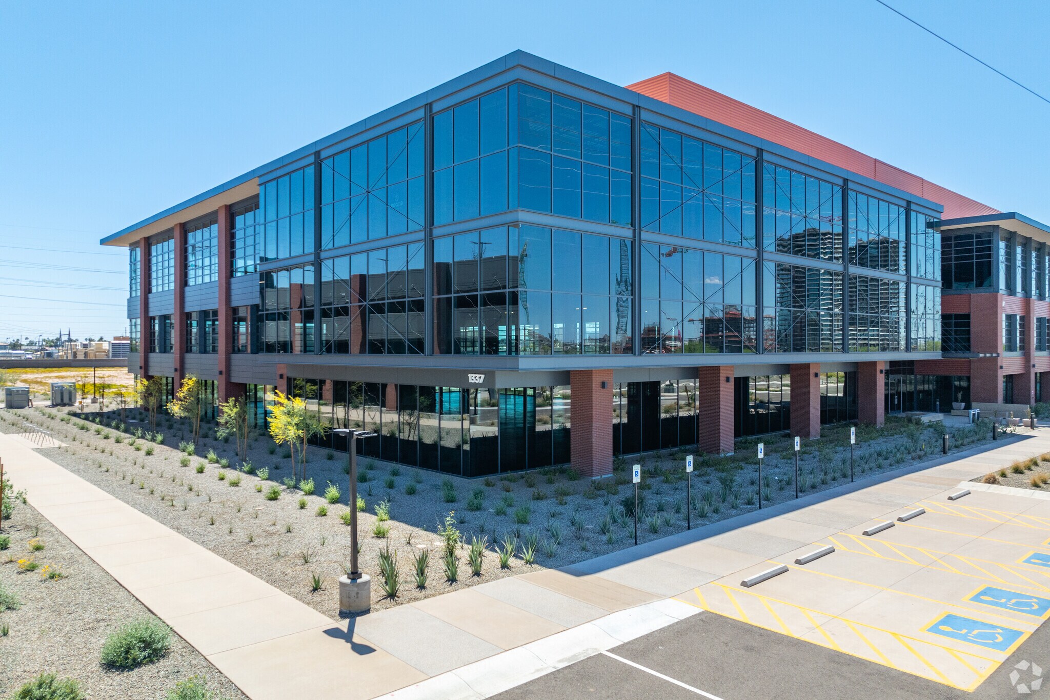 1337 E Rio Salado Parkway, Tempe, AZ for lease Building Photo- Image 1 of 6