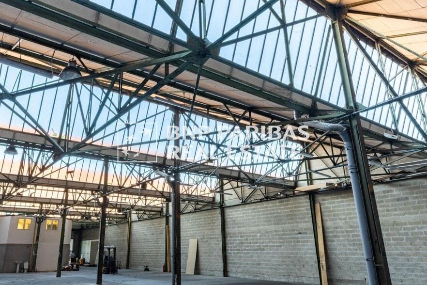 Flex in Pantin for sale - Interior Photo - Image 3 of 8
