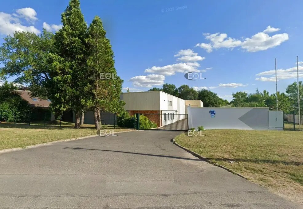 Flex in Saint-Fargeau-Ponthierry for lease Building Photo- Image 1 of 16