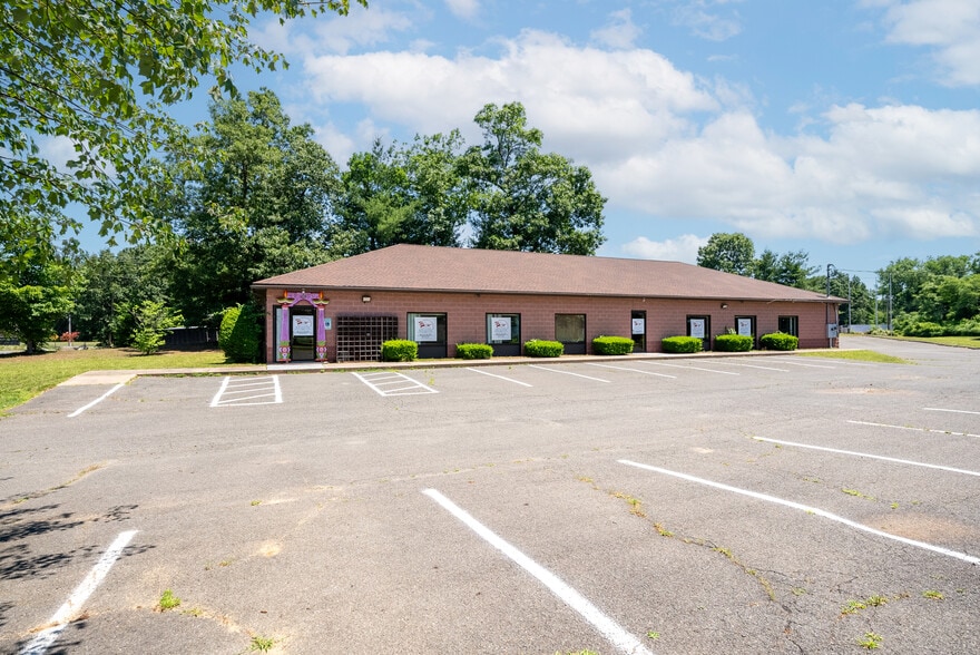 605 Silver St, Agawam, MA for sale - Building Photo - Image 3 of 30