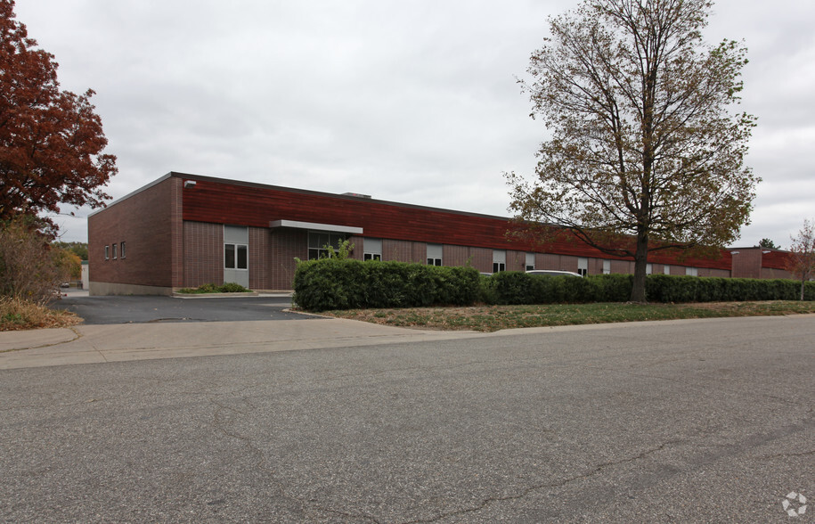 9201-9213 Bond St, Overland Park, KS for lease - Building Photo - Image 3 of 4